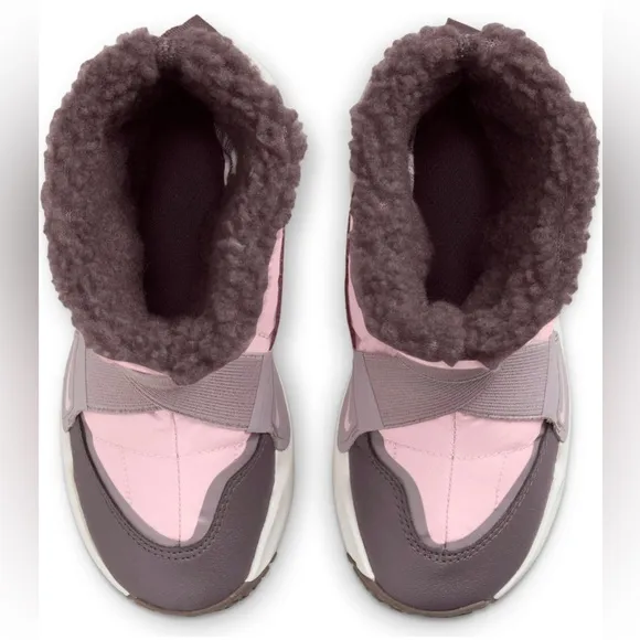 NIKE slip-on snow boots