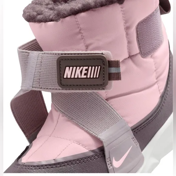 NIKE slip-on snow boots