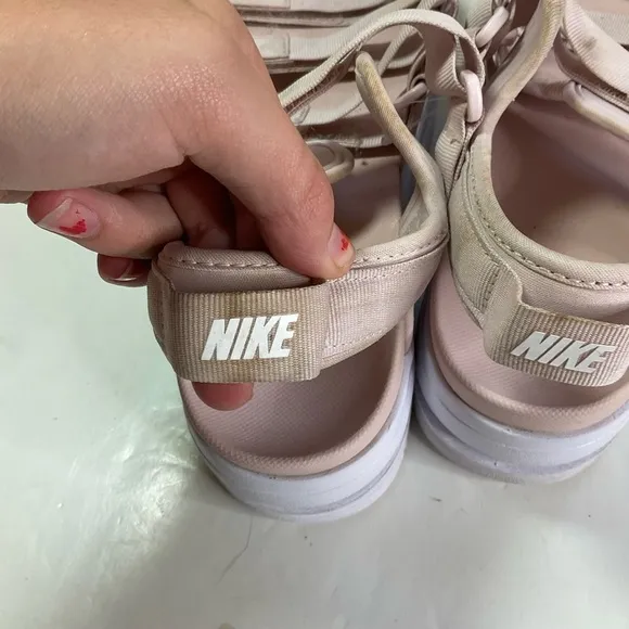 Nike Women’s Icon Classic Barely Rose Sandals Size 11