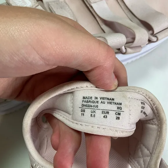 Nike Women’s Icon Classic Barely Rose Sandals Size 11