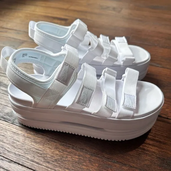 Nike Women's Icon Classic White Sandals New With Box- Size 8
