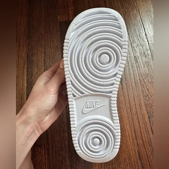 Nike Women's Icon Classic White Sandals New With Box- Size 8