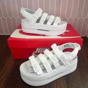 Nike Women's Icon Classic White Sandals New With Box- Size 8