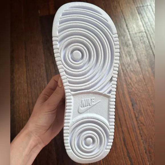 Nike Women's Icon Classic White Sandals New With Box- Size 8
