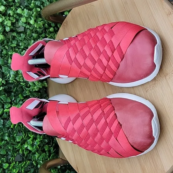 Nike Womens Rosherun Woven 2.0 Slip-on Low Top Fashion Sneakers Red/White Size 8