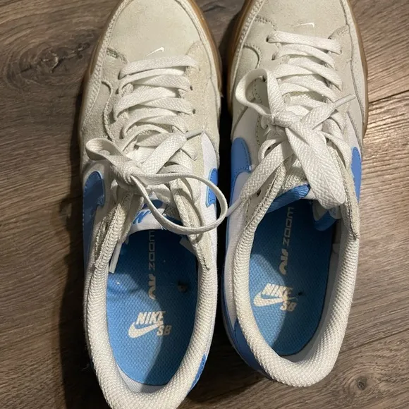 Nike women’s SB pogo skate sneakers