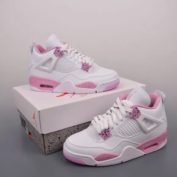Nike Women's Sneakers in White and Pink