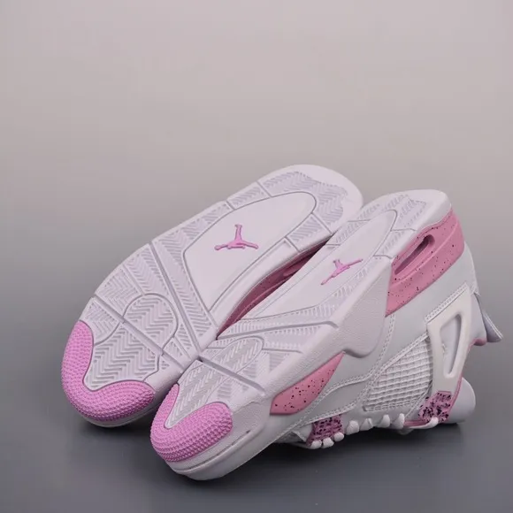 Nike Women's Sneakers in White and Pink