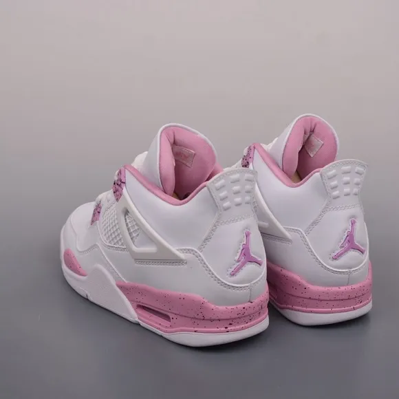 Nike Women's Sneakers in White and Pink
