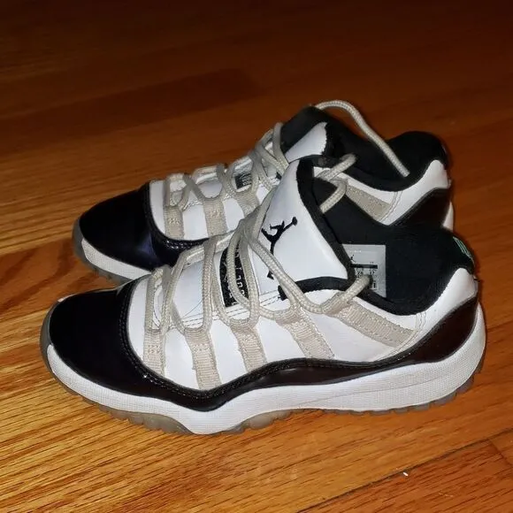 NIKE AIR JORDAN 11 RETRO Sneakers