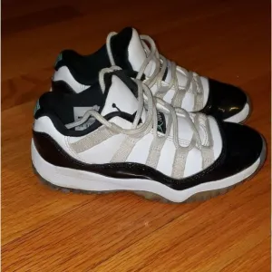 NIKE AIR JORDAN 11 RETRO Sneakers