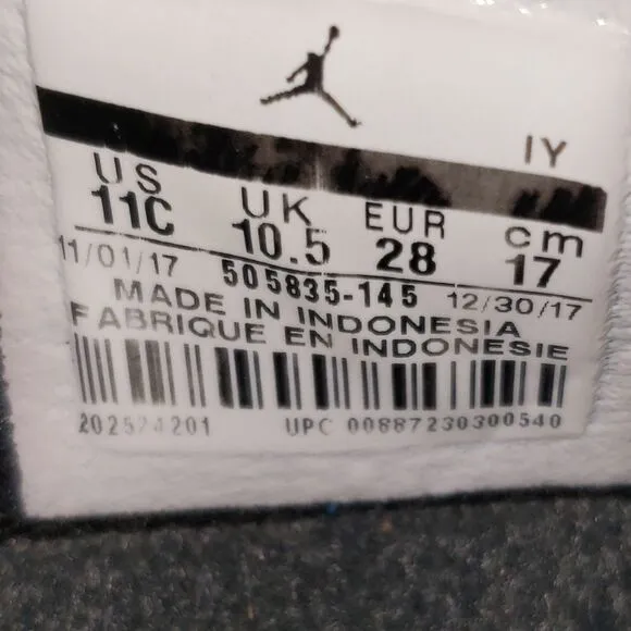 NIKE AIR JORDAN 11 RETRO Sneakers