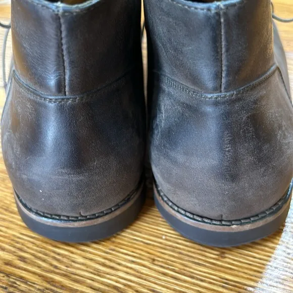 Nisolo brown Everyday Chukka Boots, Men’s Size 11.  Good pre owned condition.