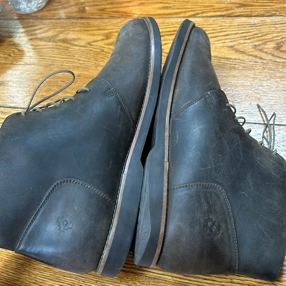 Nisolo brown Everyday Chukka Boots, Men’s Size 11.  Good pre owned condition.