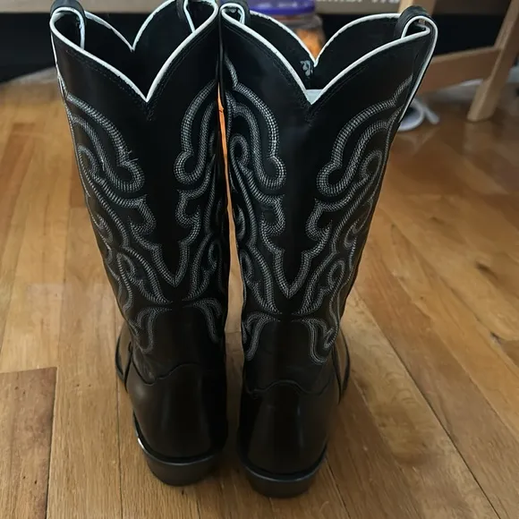 Nocona Mens Black Glossy Leather Cowboy Boots sz8.5 Brand New only been tried on
