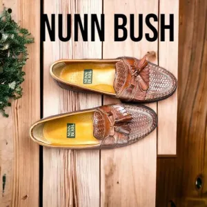 Nunn Bush l  Men’s slip on Leather Loafers l Brown w/ Tassel accent l Size 8 1/2