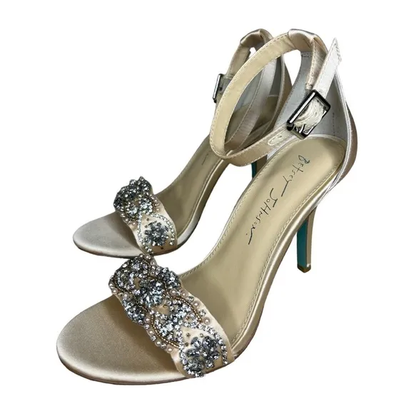 NWB Blue By Betsey Johnson Embellished Champagne High Heel Sandals Size 7W