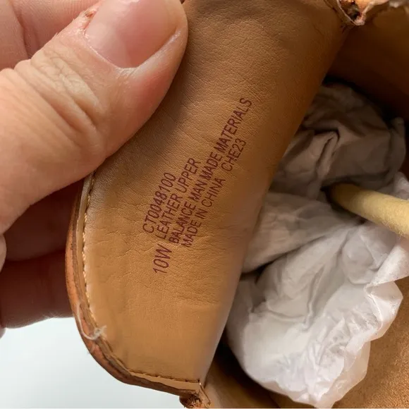 NWB Comfortiva Women's Lindee brown leather loafers size 10 wide 541