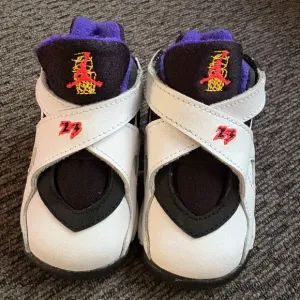 NWOB AIR Jordan AJ 8 Retro BT Infants Sneakers White Size 4C