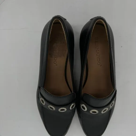 NWOB Bernardo Black Eyelet Leather Slip On Casual Loafers Womens Size 6.5