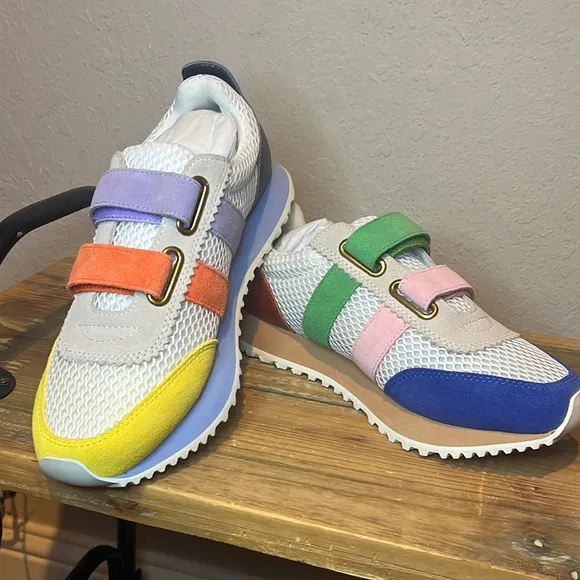 NWOB Charlotte Stone Conway Retro Mismatched Sneakers size 8
