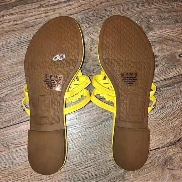NWOB  Sam Edelman Yellow Canyon Medallion Sandals Size 6