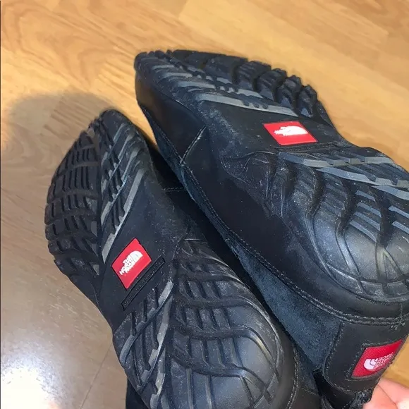 NWOB The North Face Mackynzie Boots, Black, 7
