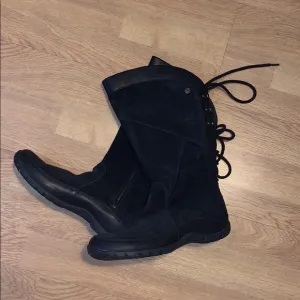 NWOB The North Face Mackynzie Boots, Black, 7