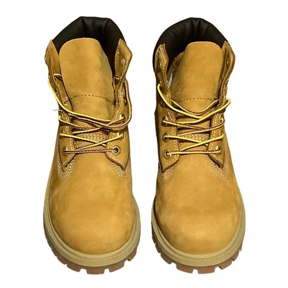 NWOB  Timberland 6-Inch Premium Wheat Leather Boots Youths Size 3M