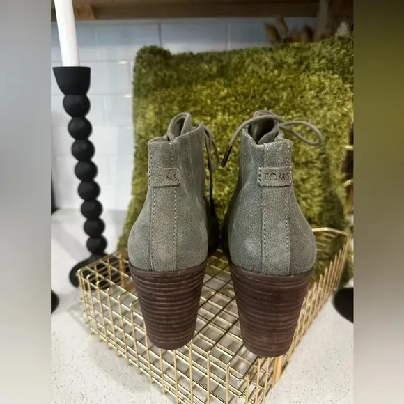 NWOB-TOMS Suede Hyde Wedge Ankle Boots