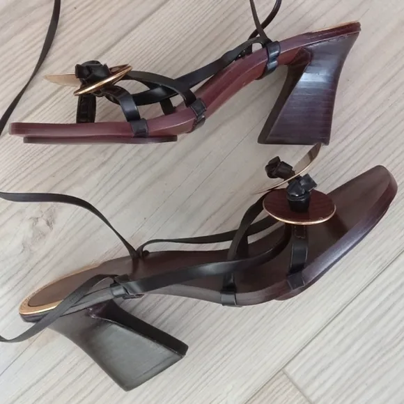 NWOB Tory Burch Artisanal Knot Heeled Sandals