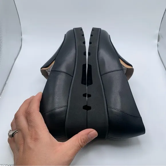 NWOB Vionic Womens Kensley Leather Slip On Loafers size 7 black leather 1083