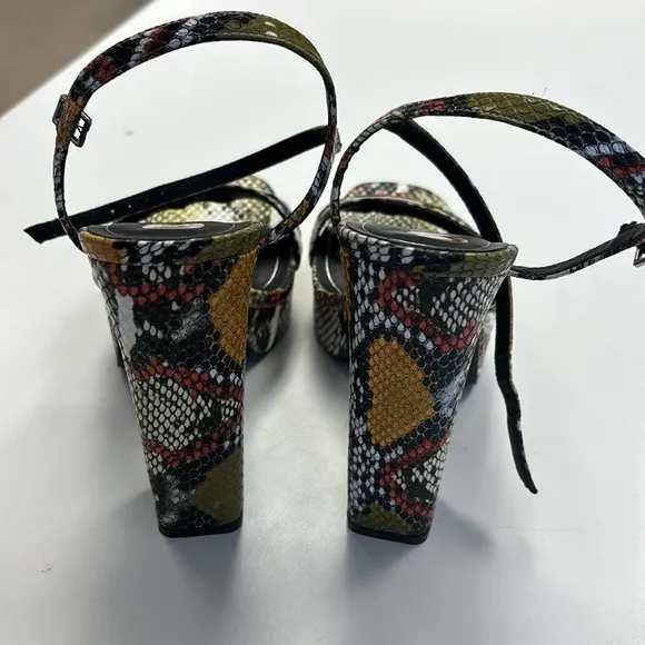 NWOB Zara Reptile/Snake Platform Heels Sandals Size 10.5 US 41 Europe