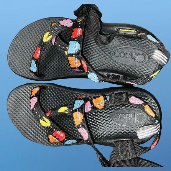 NWOB Kid’s Chaco PAC-MAN 80s Arcade Classic Z/Sandals Size Youth 2