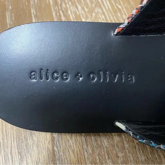 *NWOT* Alice   Olivia Crisscross Snake Skin Flat Slide Sandals Womens 8.5 M
