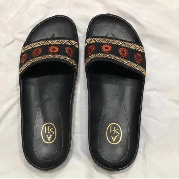NWOT- Ash Uma Flat Slide Sandal, Black Sz 37