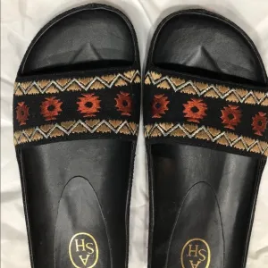 NWOT- Ash Uma Flat Slide Sandal, Black Sz 37
