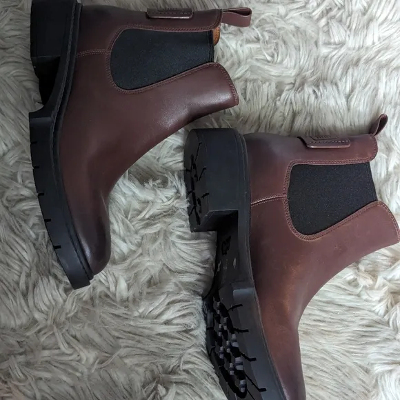 NWOT Coach Lyden Chelsea Boots in Brown