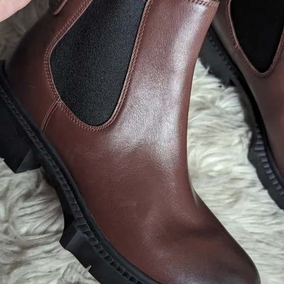 NWOT Coach Lyden Chelsea Boots in Brown