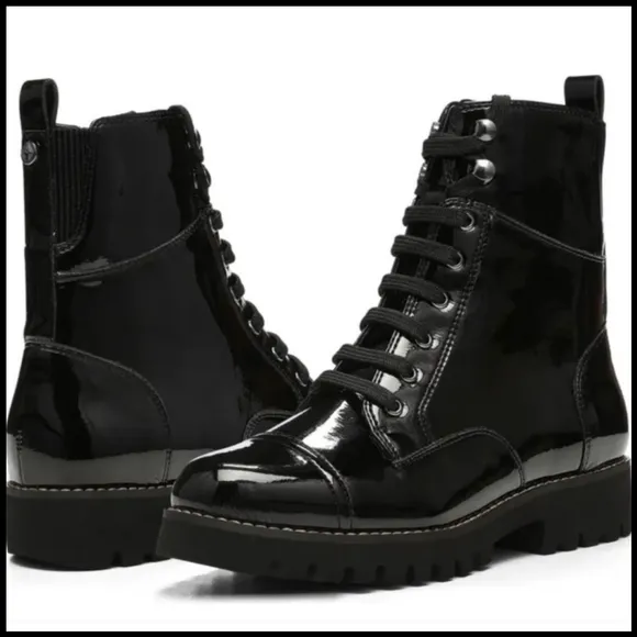 NWOT Donald Pliner Easeci Boots in Crinkle Patent Black