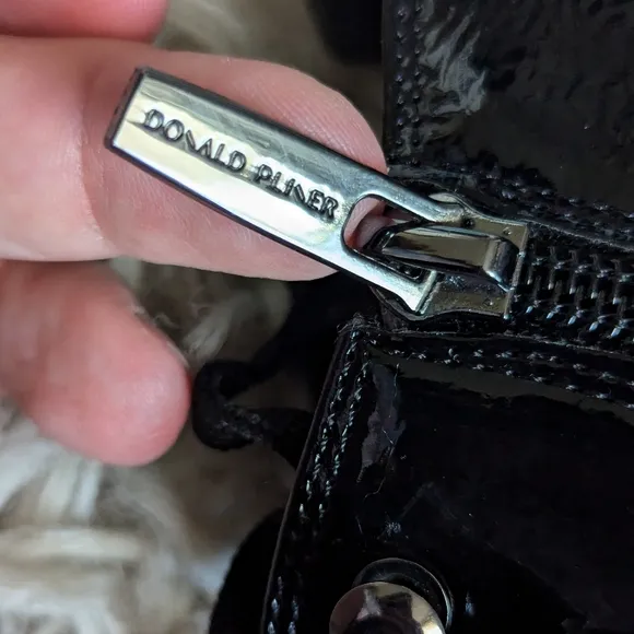 NWOT Donald Pliner Easeci Boots in Crinkle Patent Black