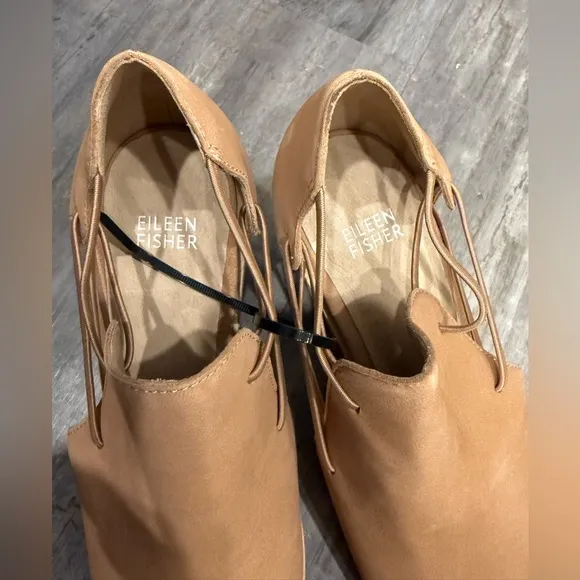 NWOT Eileen Fisher, tan, Peep toe sandals size 9