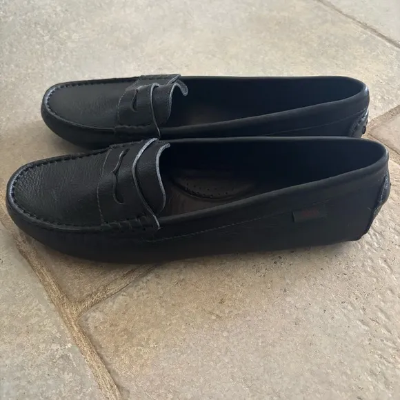 NWOT GH Bass Bucs Original Women’s Black Leather Loafers Size 9.5