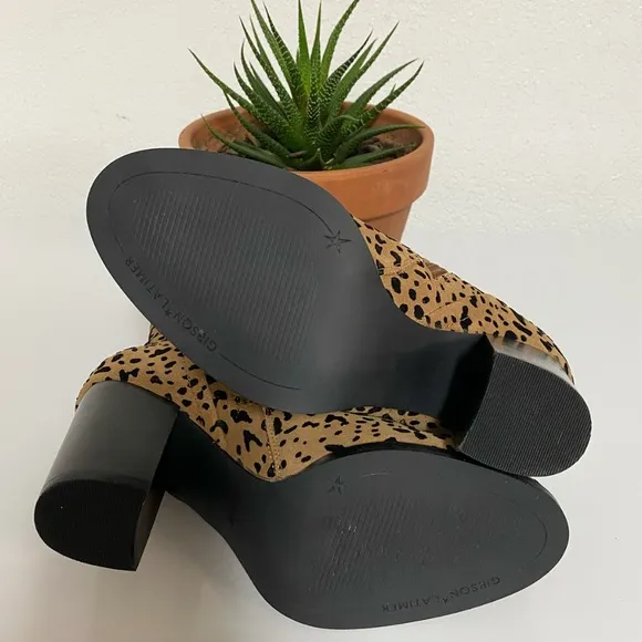 NWOT GIBSON LATIMER CHEETAH SUEDE BOOTS