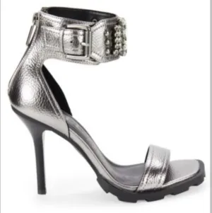 NWOT KARL LAGERFELD METALLIC CRYSTAL EMBELLISHED HEELS 5.5