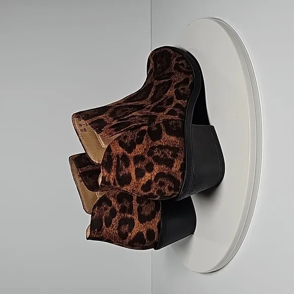 NWOT Life Stride Payton 2 Bootie Ankle Heel Boot Slip-On Pointed Leopard Comfy 6