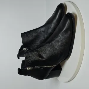 NWOT Linea Paolo Sochi Booties Ankle Boots Pebbled Leather Square Toe Black 9