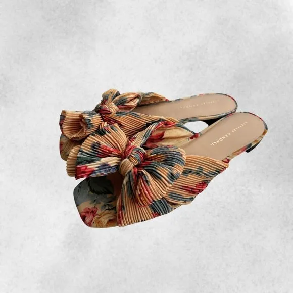 NWOT! Loeffler Randall - Butter Daphne Knot Flat Sandals