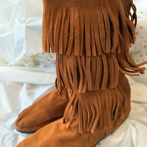 NWOT Minnetonka Brown Fringe Boots