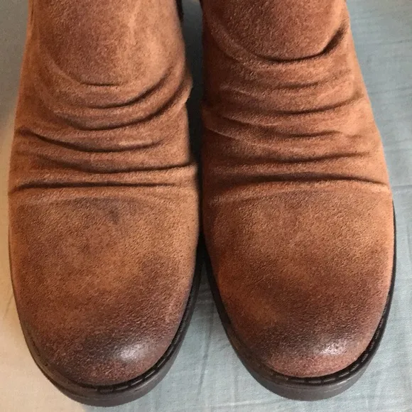 NWOT Montana brown suede slip on slouch front ankle booties Sz 8 minimalist